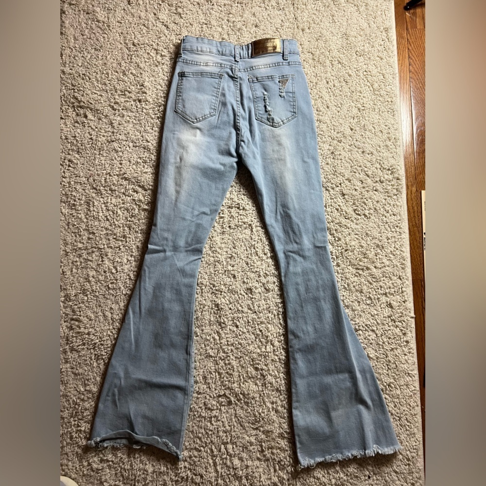 Juniors size 5 Celebrity Ace Distressed Flare Jeans - Picture 2 of 8